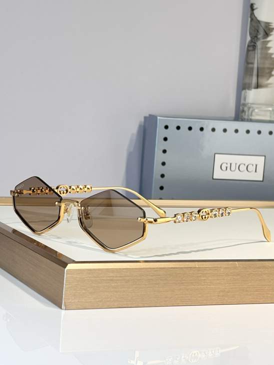 Picture of Gucci Sunglasses _SKUfw80238856fw